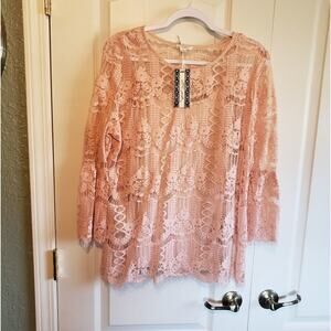 ULTRA Pink new camisole with bell‎ sleeve lace over shirt XL